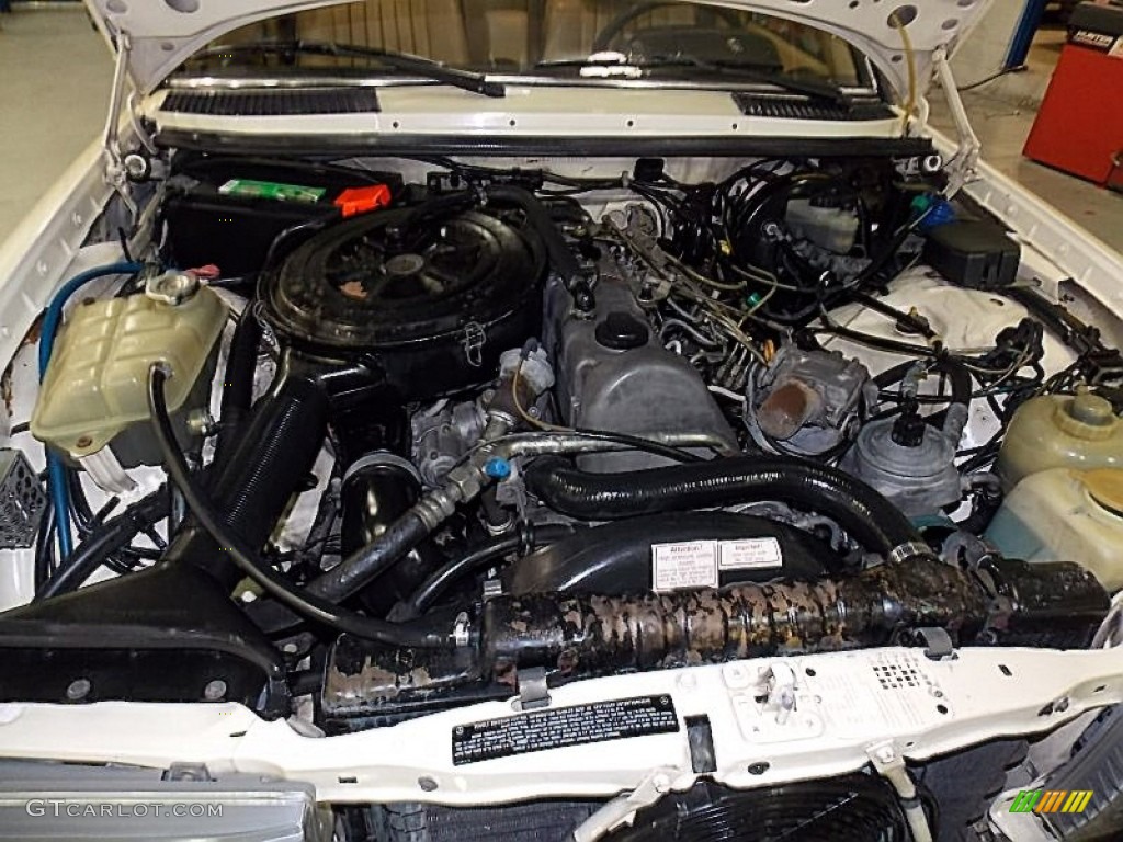 1985 Mercedes-Benz E Class 300 TD Wagon Engine Photos