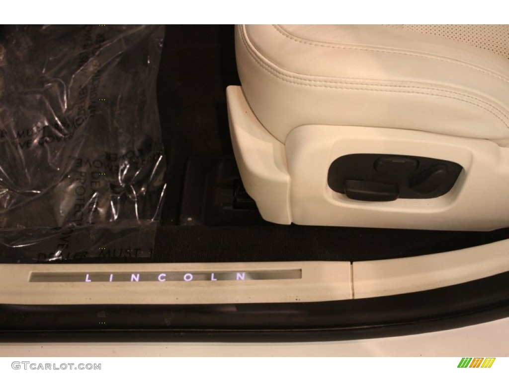 2010 MKS AWD Ultimate Package - White Platinum Metallic Tri-Coat / Cashmere/Fine Line Ebony photo #7