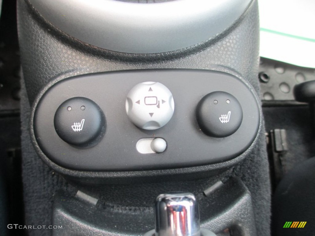 2005 Mini Cooper S Hardtop Controls Photo #78096653