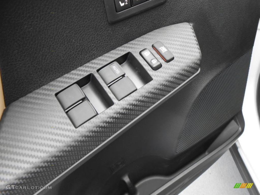 2013 Toyota RAV4 Limited Controls Photo #78100349