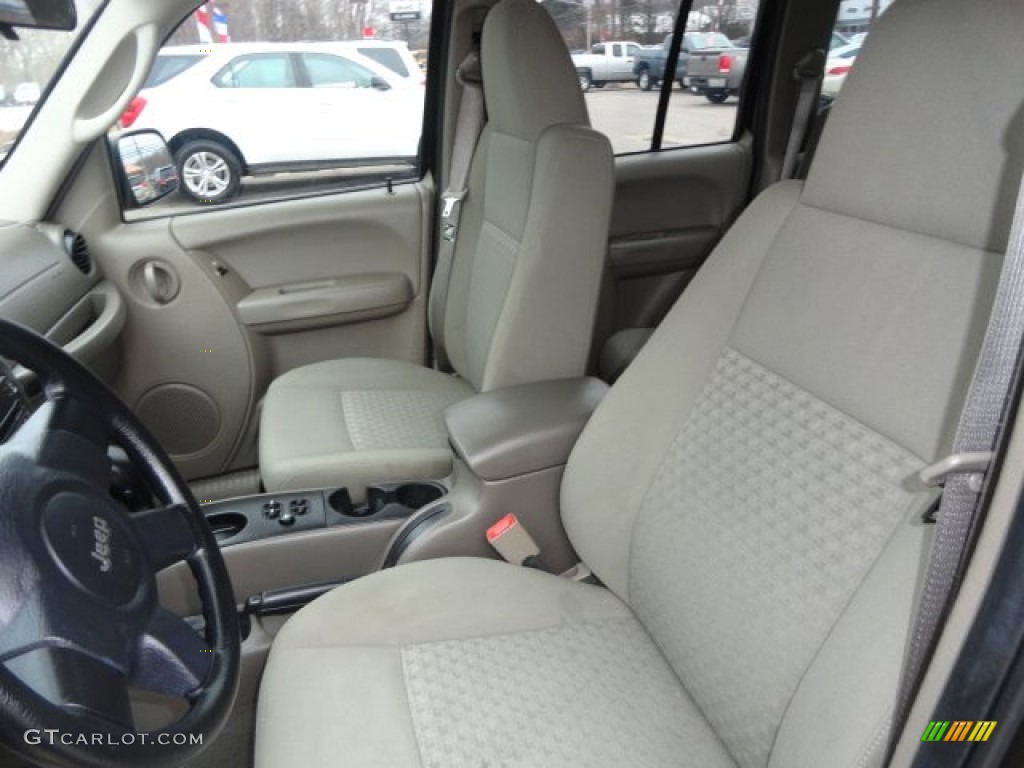2006 Jeep Liberty Sport 4x4 Front Seat Photo #78100786