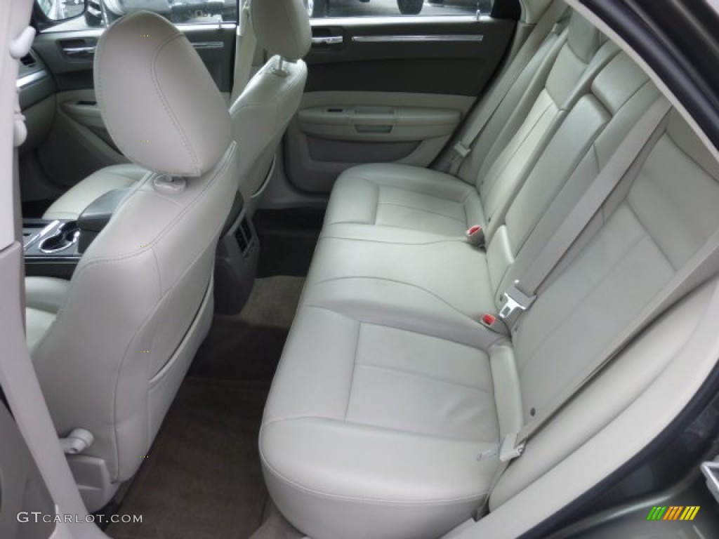 Dark Khaki/Light Graystone Interior 2010 Chrysler 300 Touring Photo #78100827