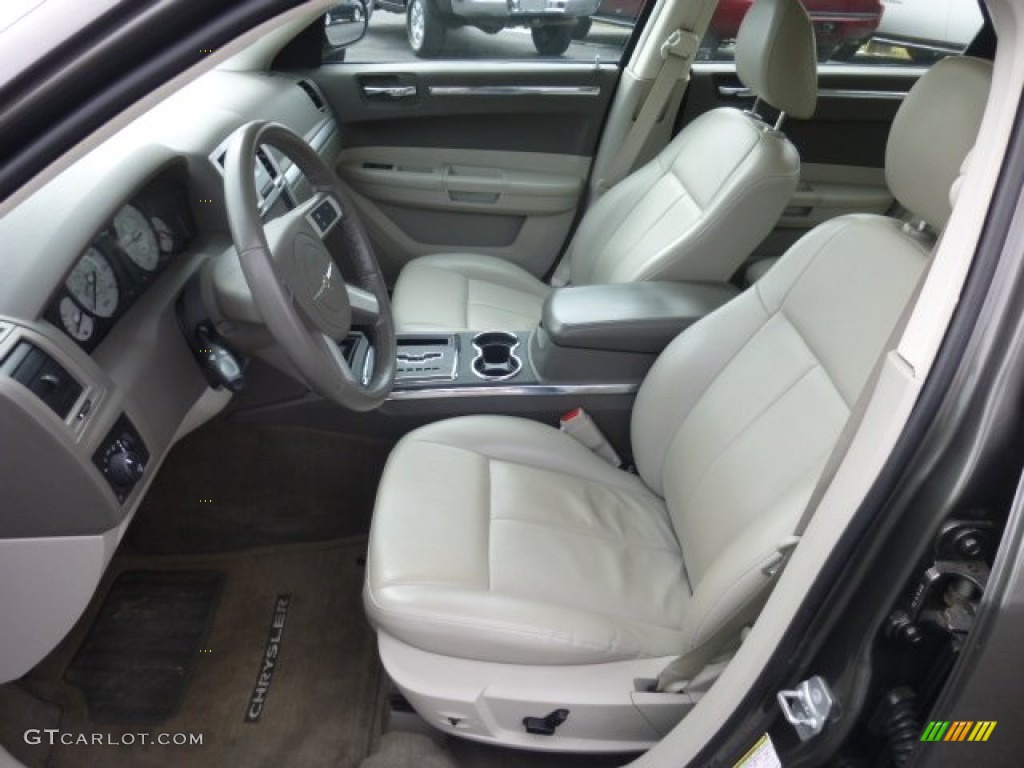 Dark Khaki/Light Graystone Interior 2010 Chrysler 300 Touring Photo #78100914
