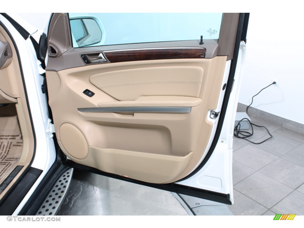 2010 Mercedes-Benz ML 350 4Matic Cashmere Door Panel Photo #78101692