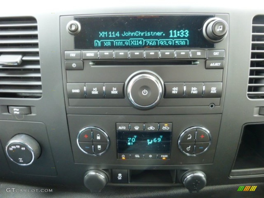 2013 Chevrolet Silverado 1500 LT Extended Cab 4x4 Controls Photo #78101702