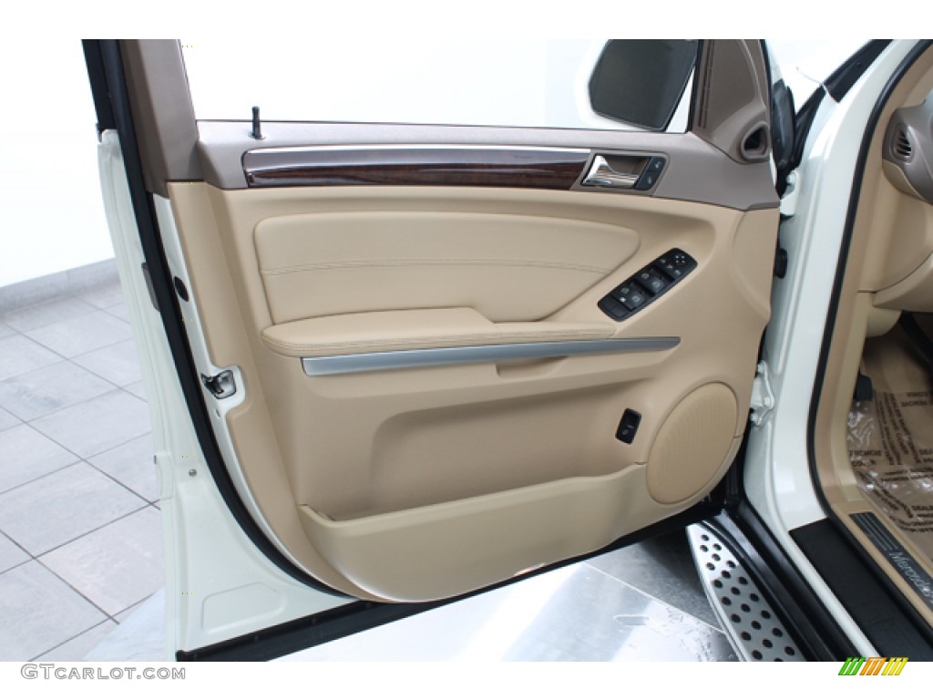 2010 Mercedes-Benz ML 350 4Matic Door Panel Photos