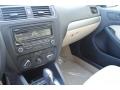 Black Uni - Jetta SE Sedan Photo No. 12
