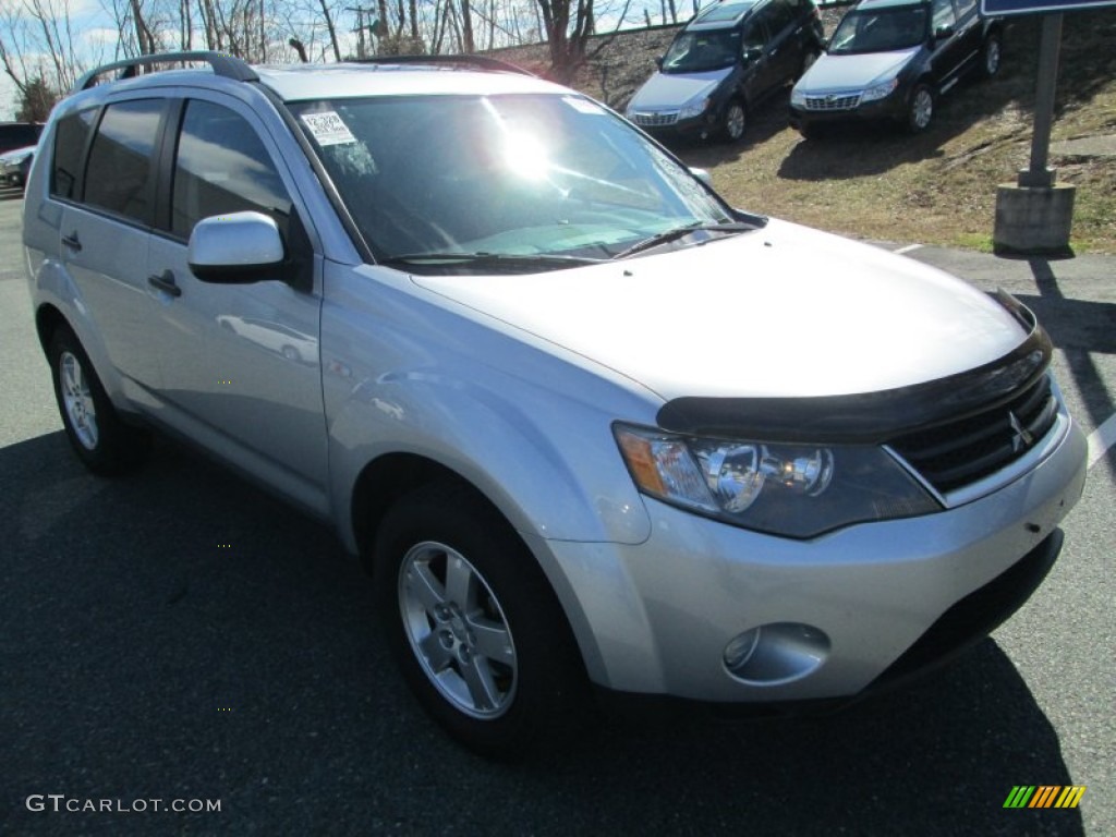 Cool Silver Metallic 2007 Mitsubishi Outlander LS 4WD Exterior Photo #78108287