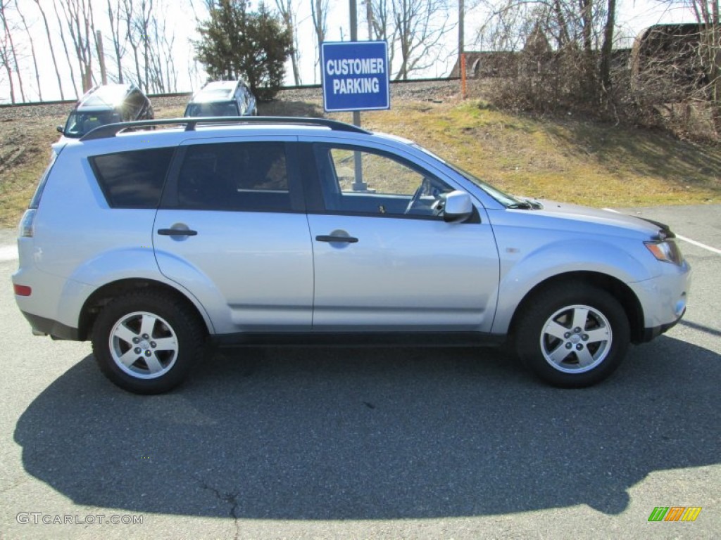 Cool Silver Metallic 2007 Mitsubishi Outlander LS 4WD Exterior Photo #78108302