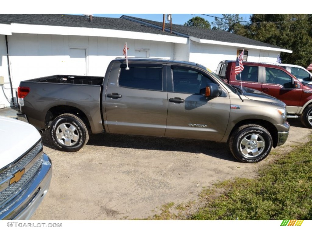 2011 Tundra SR5 CrewMax 4x4 - Pyrite Mica / Graphite Gray photo #4