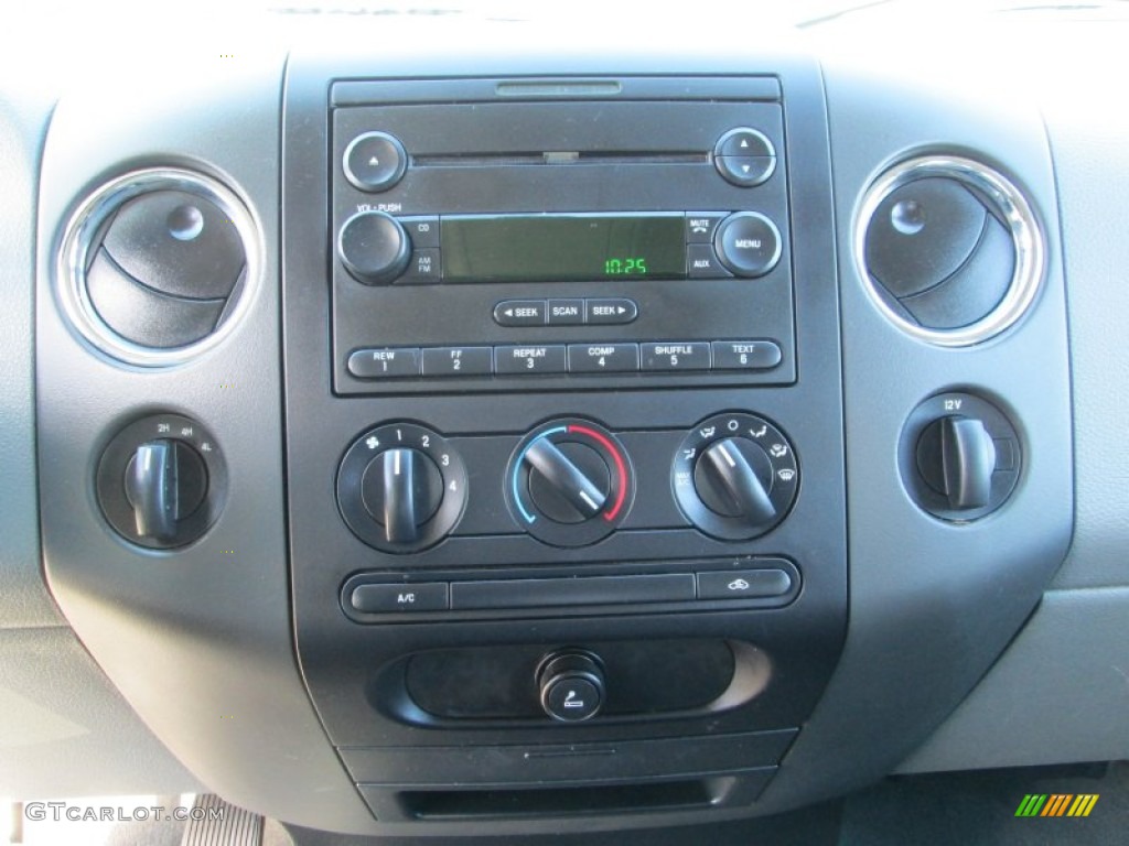 2004 Ford F150 XLT SuperCrew 4x4 Controls Photos