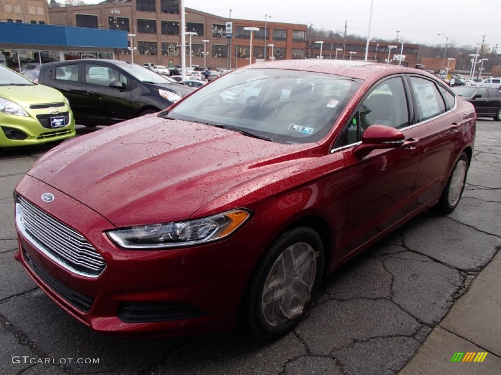 2013 Fusion SE - Ruby Red Metallic / Dune photo #4