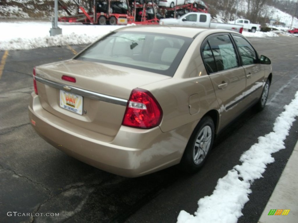 2005 Malibu Sedan - Light Driftwood Metallic / Neutral Beige photo #4