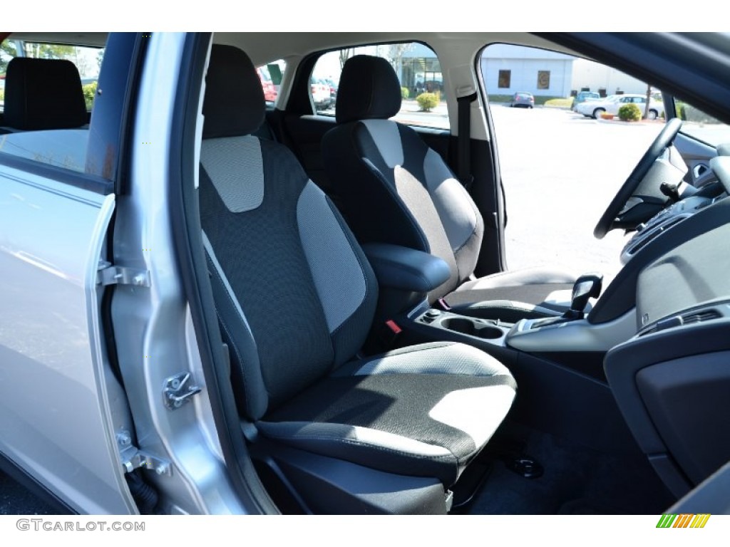 2012 Ford Focus SE Sport 5-Door Front Seat Photos