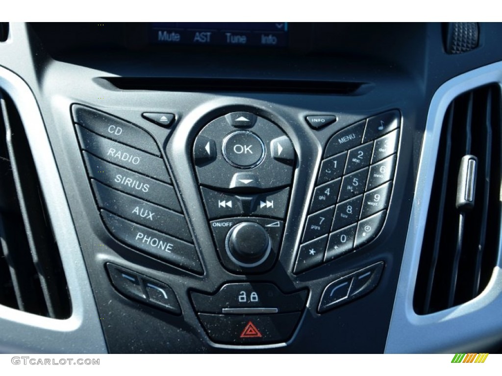2012 Ford Focus SE Sport 5-Door Controls Photo #78111913