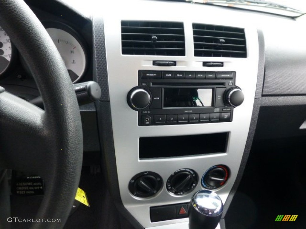 2008 Dodge Caliber SE Controls Photos