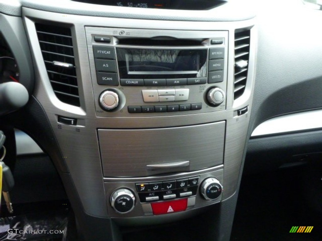 2013 Subaru Outback 2.5i Premium Controls Photo #78118775