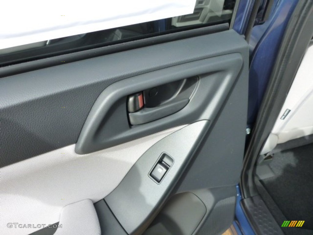 2014 Subaru Forester 2.5i Premium Platinum Door Panel Photo #78118932