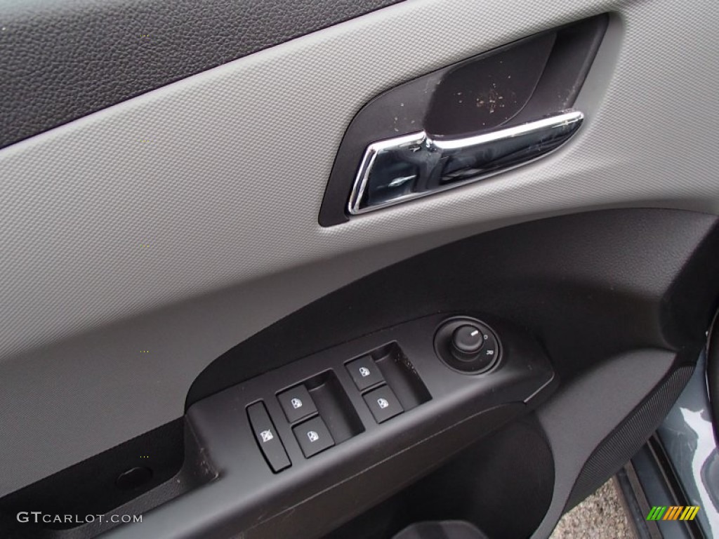 2013 Chevrolet Sonic LTZ Sedan Controls Photo #78119633