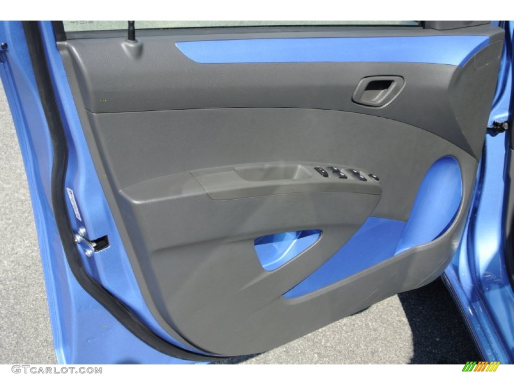2013 Chevrolet Spark LT Silver/Blue Door Panel Photo #78121358