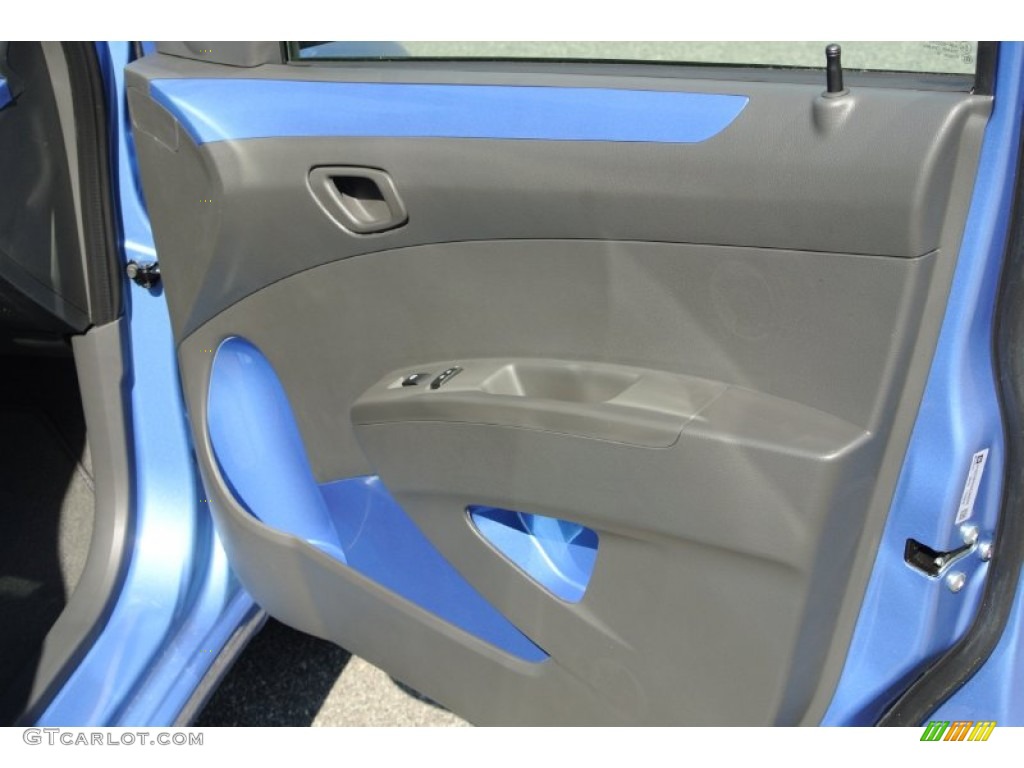 2013 Chevrolet Spark LT Silver/Blue Door Panel Photo #78121388