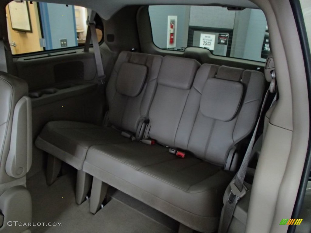 2013 Chrysler Town & Country Limited Interior Color Photos