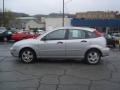 2007 CD Silver Metallic Ford Focus ZX5 SES Hatchback  photo #5