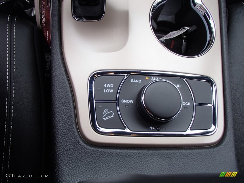 2014 Jeep Grand Cherokee Limited 4x4 Controls Photo #78125340