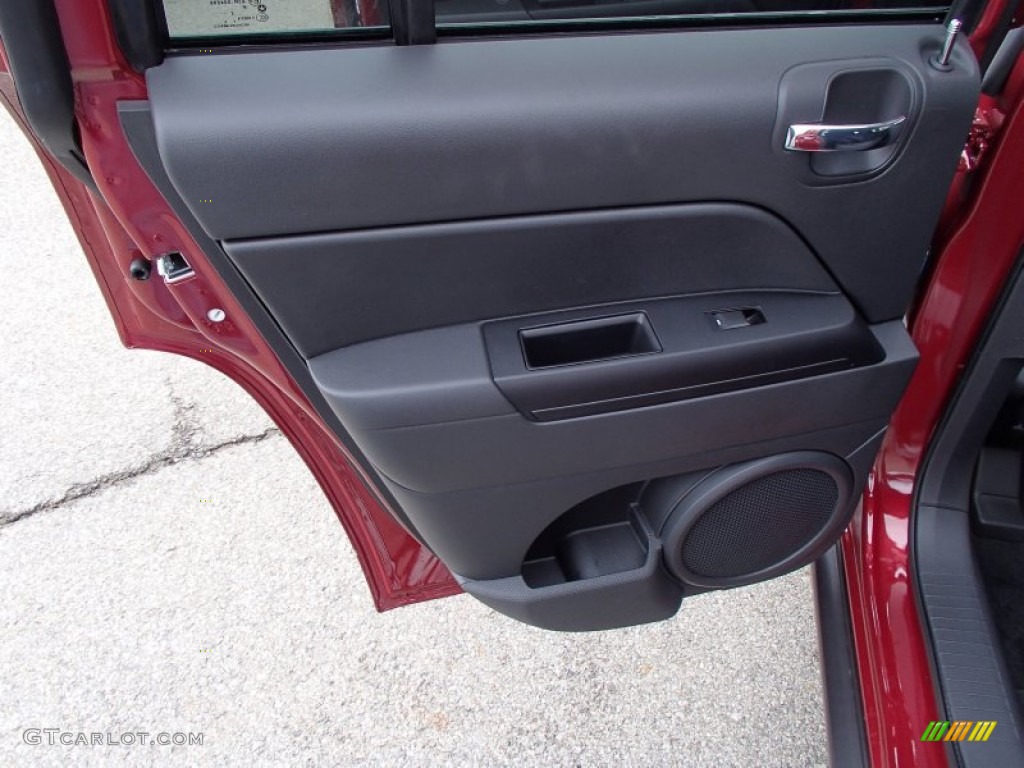 2014 Jeep Compass Sport 4x4 Dark Slate Gray Door Panel Photo #78126270