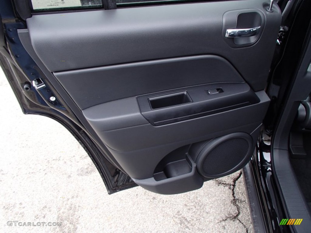 2014 Jeep Compass Sport Dark Slate Gray Door Panel Photo #78126636