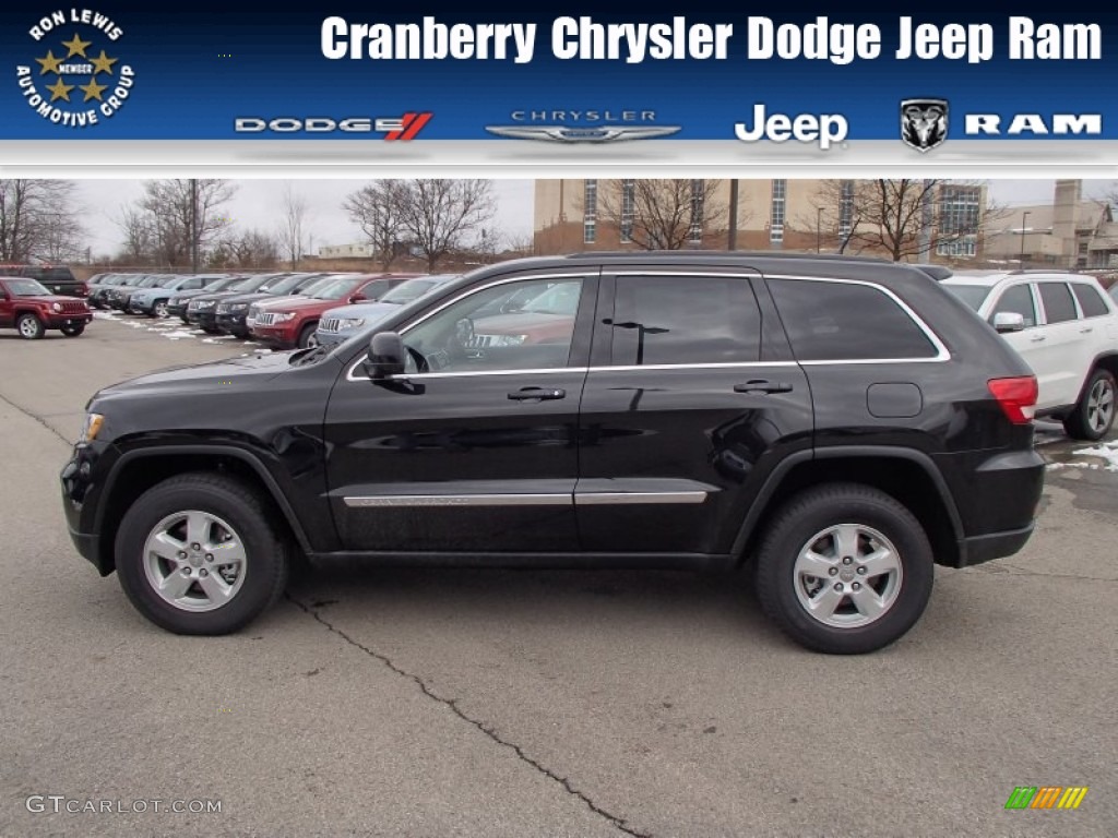 2013 Grand Cherokee Laredo 4x4 - Brilliant Black Crystal Pearl / Black photo #1