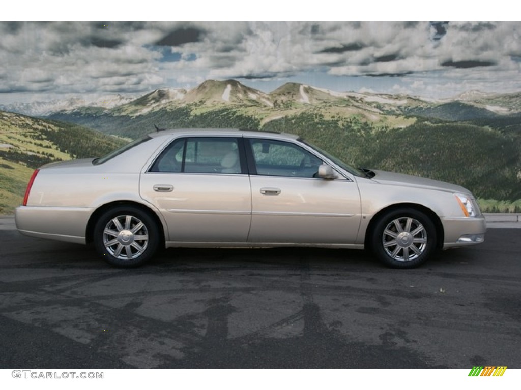 Gold Mist 2007 Cadillac DTS Sedan Exterior Photo #78131486