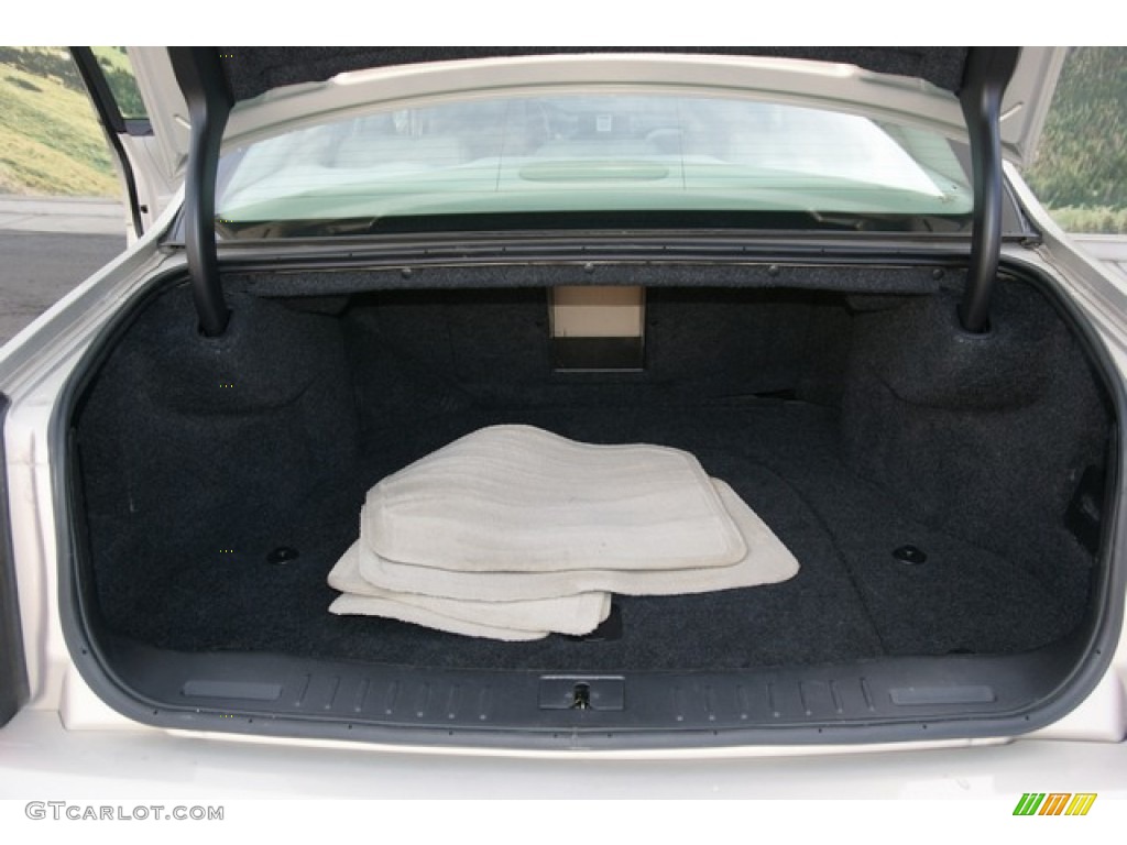 2007 Cadillac DTS Sedan Trunk Photos