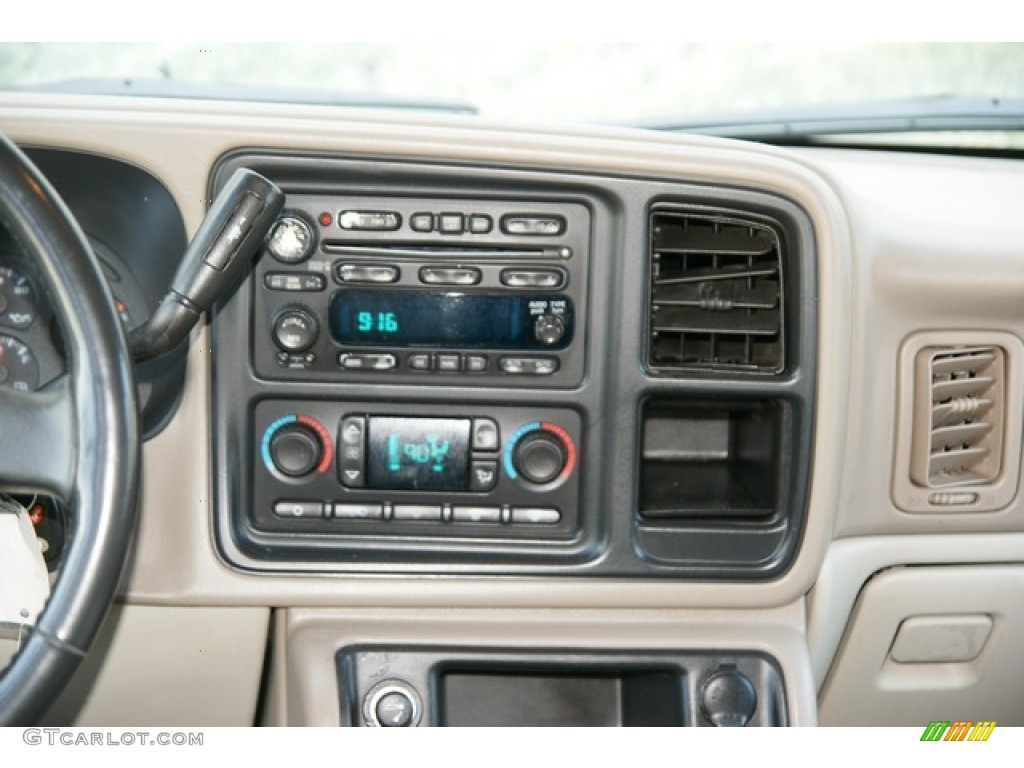 2005 Chevrolet Suburban 1500 LT 4x4 Controls Photos