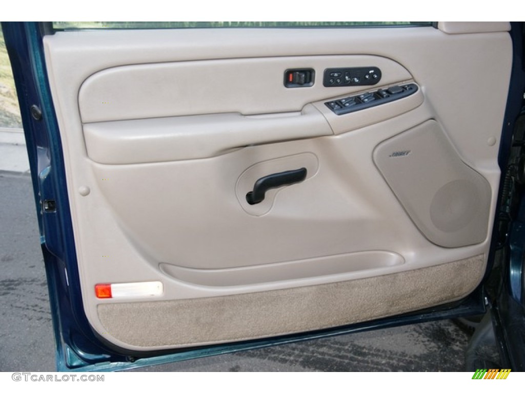 2005 Chevrolet Suburban 1500 LT 4x4 Tan/Neutral Door Panel Photo #78132804