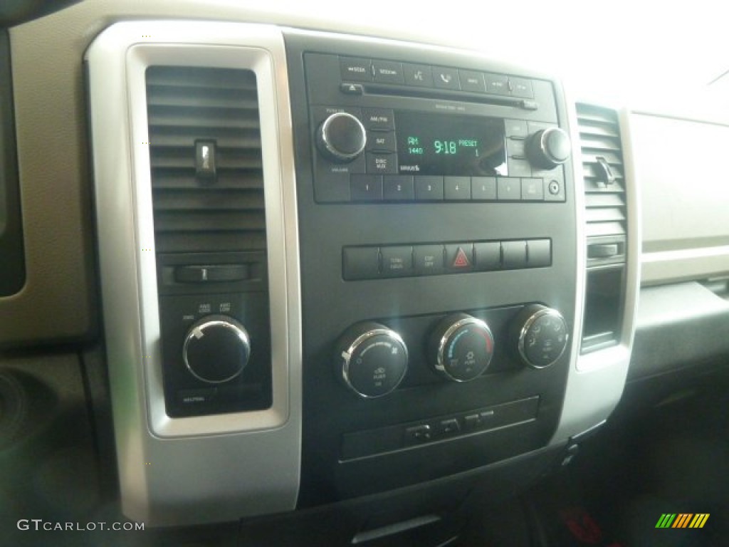 2009 Ram 1500 Big Horn Edition Crew Cab 4x4 - Bright Silver Metallic / Dark Slate/Medium Graystone photo #18