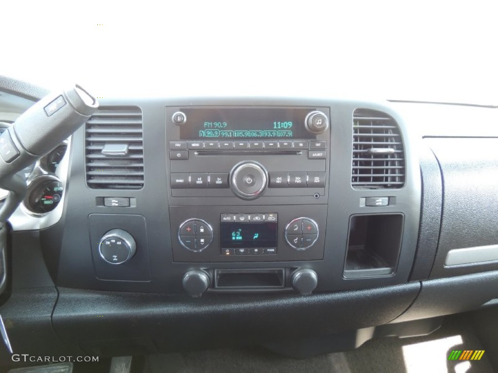 2009 Silverado 3500HD LT Crew Cab 4x4 - Silver Birch Metallic / Ebony photo #17