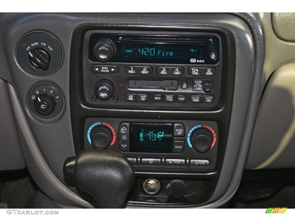 2003 Chevrolet TrailBlazer LT 4x4 Controls Photo #78135315