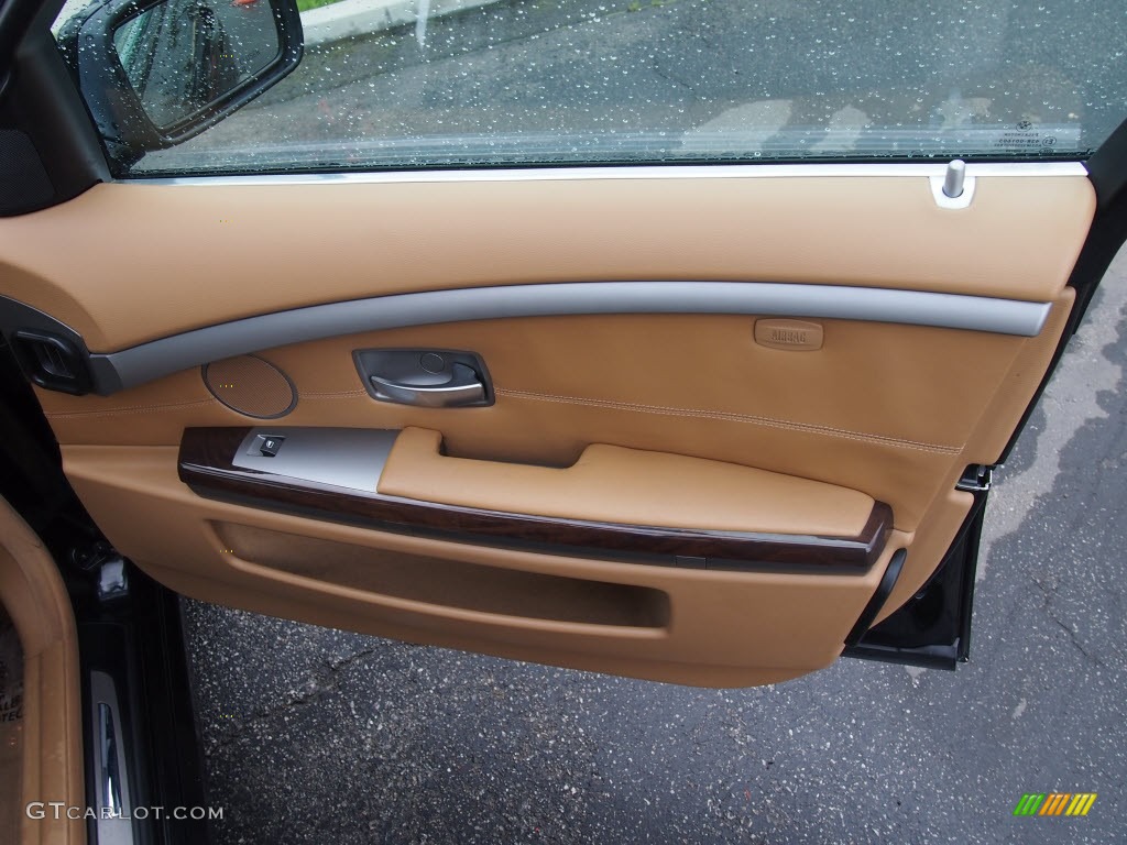 2006 BMW 7 Series 750i Sedan Black/Natural Brown Door Panel Photo #78137166