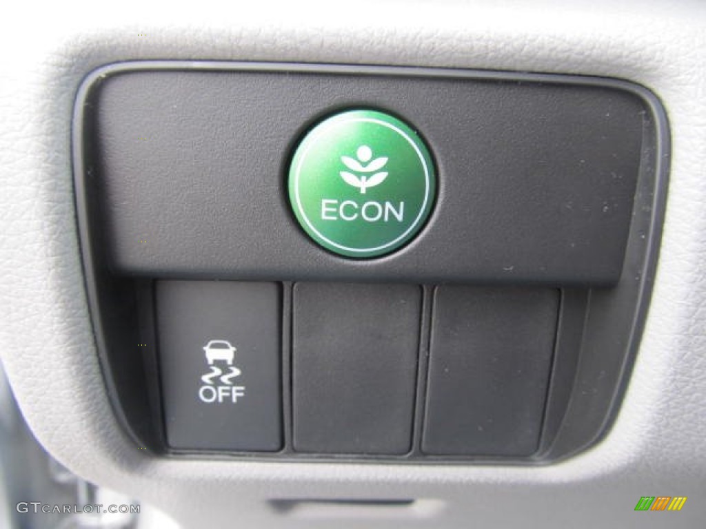 2013 Honda Accord LX Sedan Controls Photo #78137586