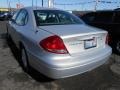 2006 Silver Frost Metallic Ford Taurus SEL  photo #9