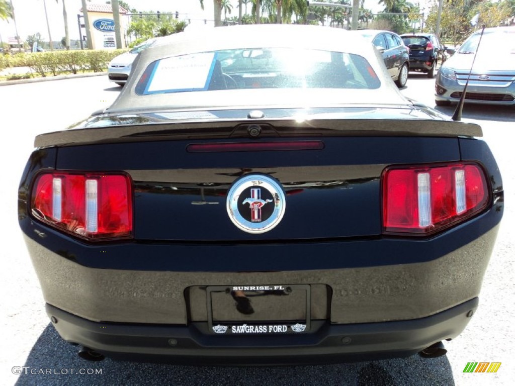 2012 Mustang V6 Premium Convertible - Lava Red Metallic / Charcoal Black photo #7