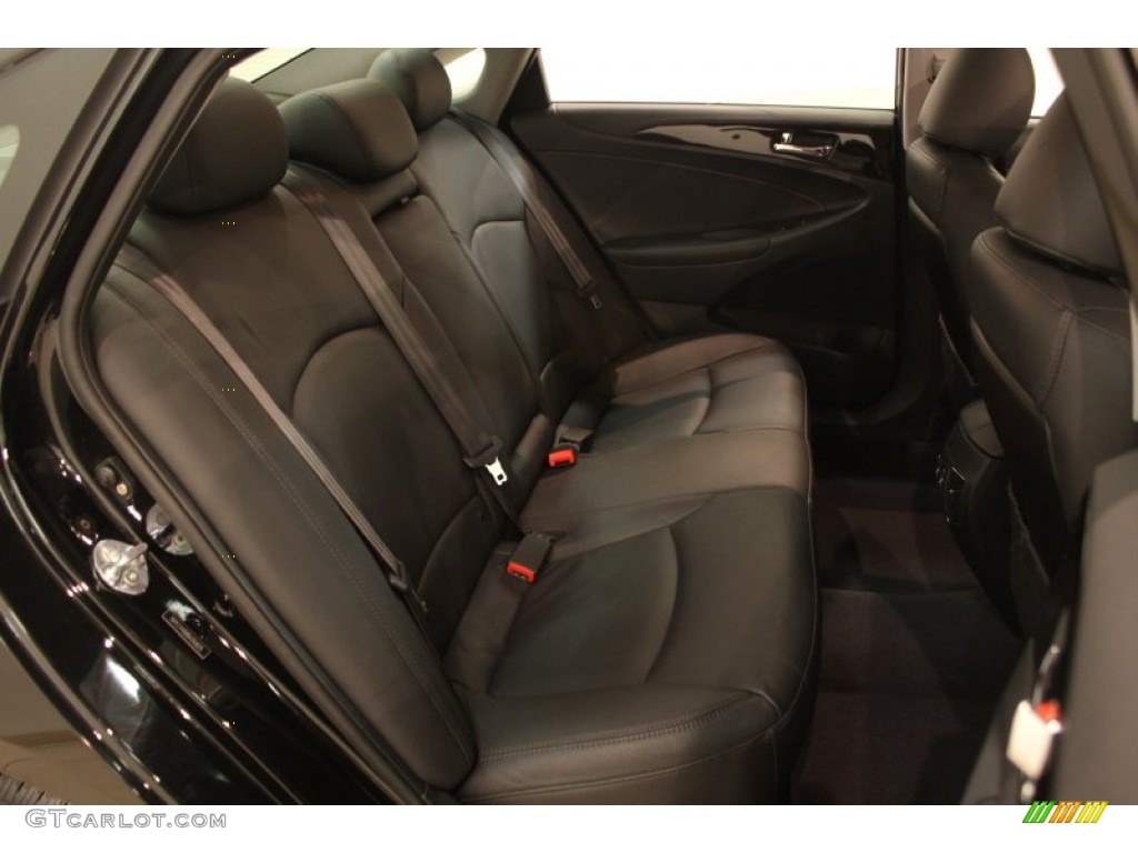 2011 Sonata Limited 2.0T - Midnight Black / Black photo #17