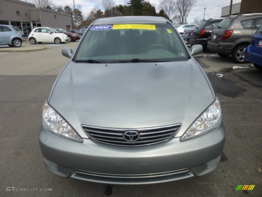 2006 Camry LE - Mineral Green Opal / Taupe photo #2