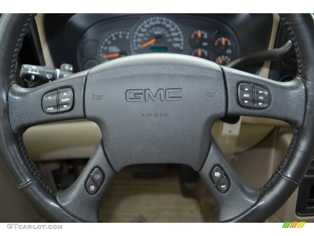 2004 GMC Yukon SLT Neutral/Shale Steering Wheel Photo #78150703
