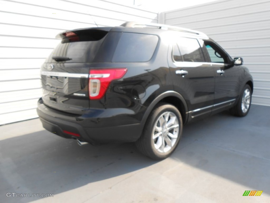 2013 Explorer XLT - Tuxedo Black Metallic / Medium Light Stone photo #4