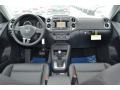 Reflex Silver Metallic - Tiguan SE Photo No. 5