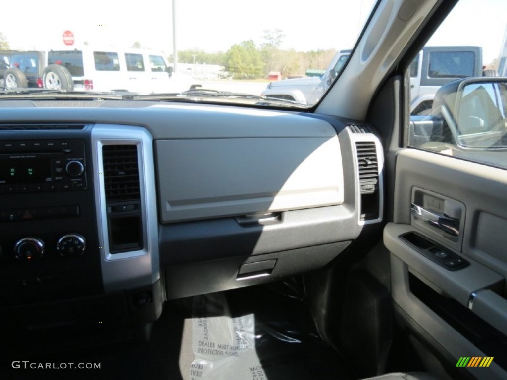 2012 Ram 1500 SLT Quad Cab - Black / Dark Slate Gray/Medium Graystone photo #18