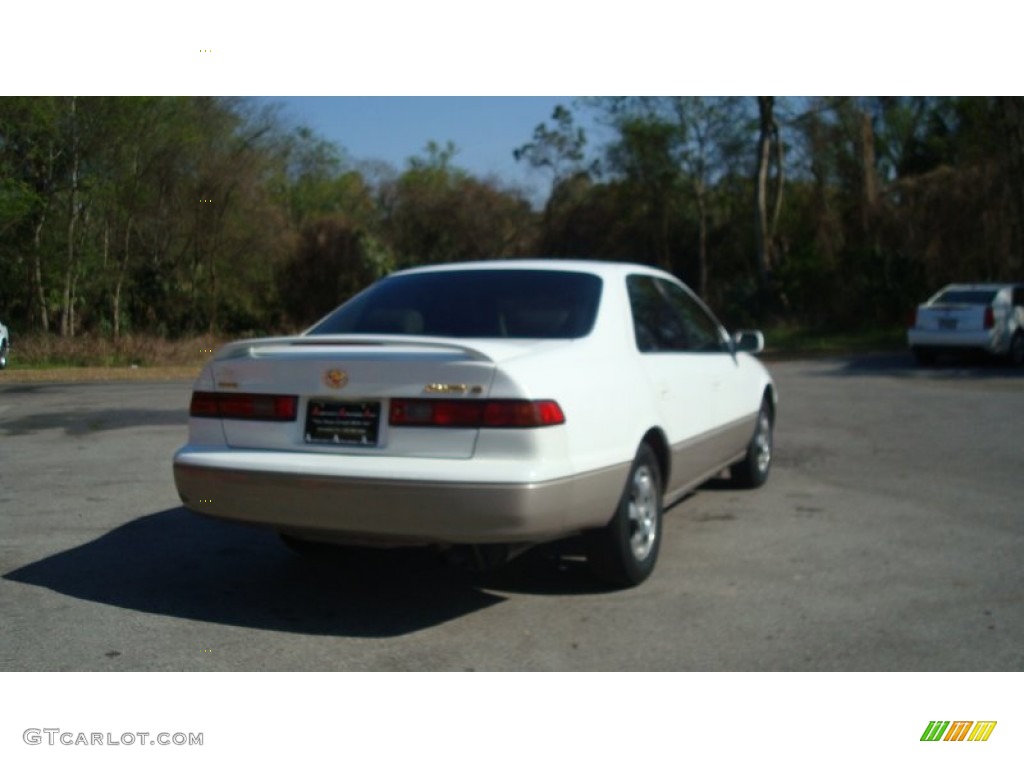 1999 Camry CE - Super White / Gray photo #3