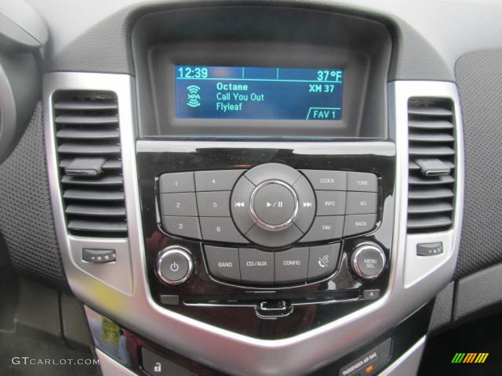 2013 Cruze LT - Summit White / Jet Black photo #16
